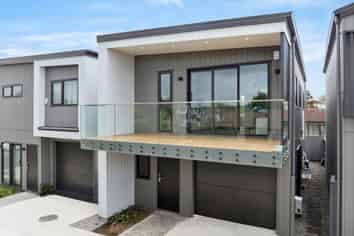 60B Sunderlands Road, Half Moon Bay
