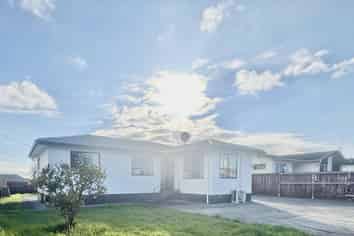 27 Dissmeyer Drive, Clover Park