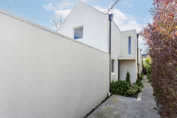 1/16 Exeter Street , Merivale