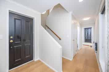 1086 River Road, Queenwood