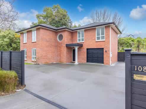 1086 River Road, Queenwood