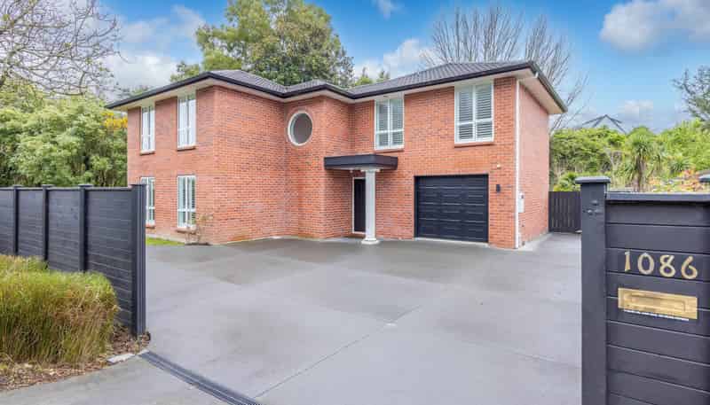 1086 River Road, Queenwood