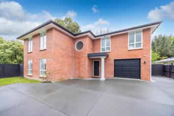1086 River Road, Queenwood