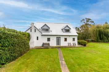 9 Stewart Street, Waikouaiti