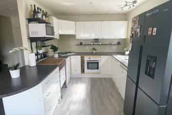 2/51 Fields Parade, Oteha