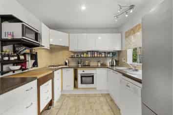 2/51 Fields Parade, Oteha