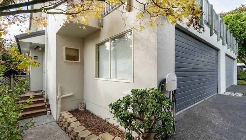 2/51 Fields Parade, Oteha