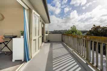 2/51 Fields Parade, Oteha