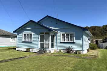  48 Oxford Street, Taylorville