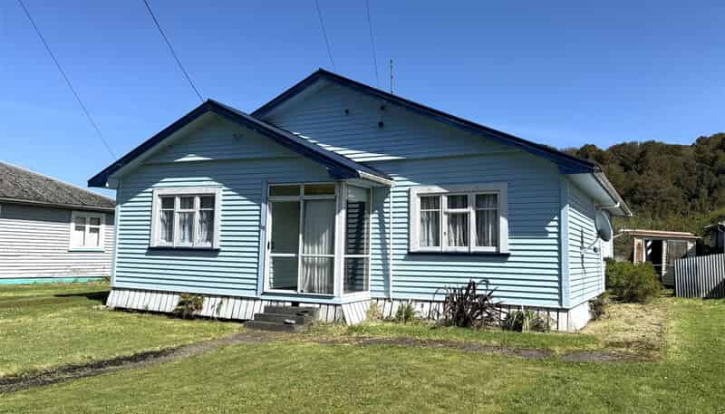  48 Oxford Street, Taylorville