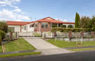 187 Sapphire Drive, Hairini