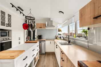 187 Sapphire Drive, Hairini