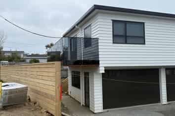 B/128 Birkdale Road, Birkdale