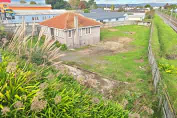 845M² CENTRAL MANUREWA DEVELOPMENT SITE
