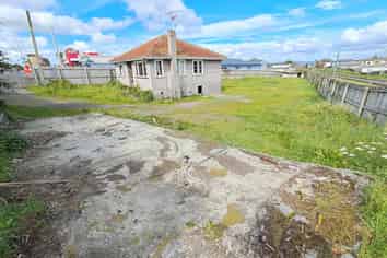 845M² CENTRAL MANUREWA DEVELOPMENT SITE
