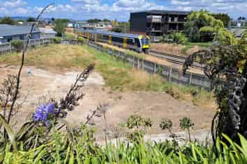 845M² CLEARED DEVELOPMENT SITE/YARD
