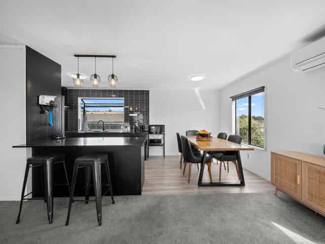 25 Greenstone Place, Clover Park
