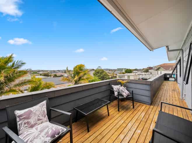 25 Greenstone Place, Clover Park
