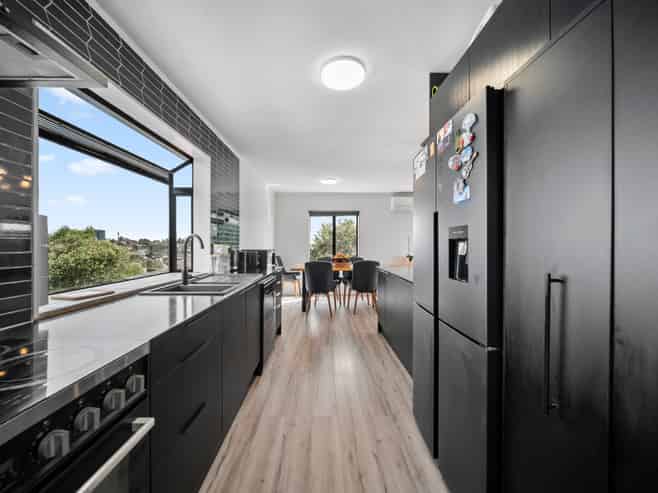 25 Greenstone Place, Clover Park