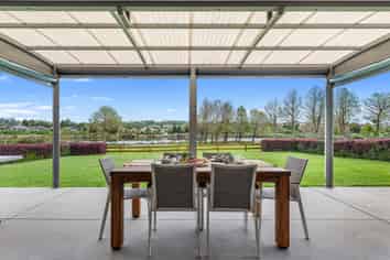 24 North Bay Road, Pyes Pa