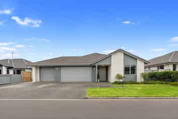 24 North Bay Road, Pyes Pa