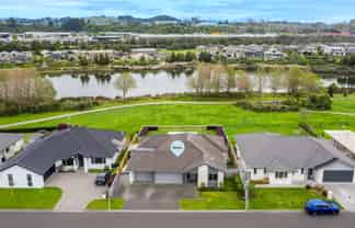 24 North Bay Road, Pyes Pa