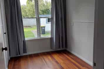 33 Railway Crescent, Masterton