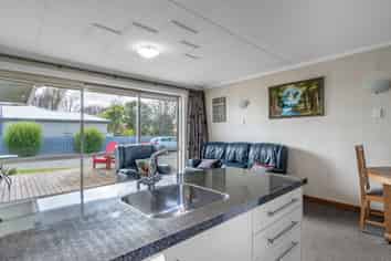 flat 1/296 Nelson Street, STRATHERN