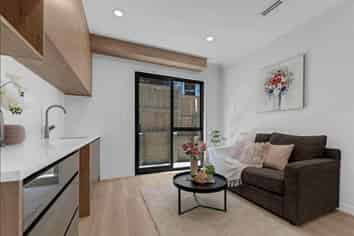 138 McQuoids Road, Flat Bush