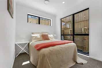 138 McQuoids Road, Flat Bush