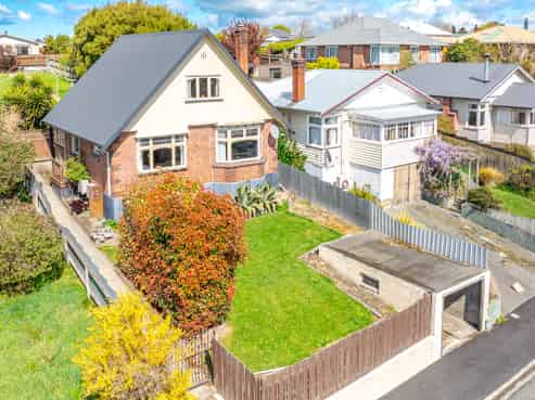 22 Clifton Terrace, West End