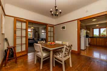 22 Clifton Terrace, West End
