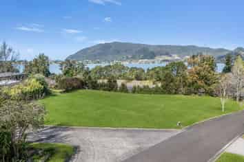 2 Aldermen Lane, Tairua