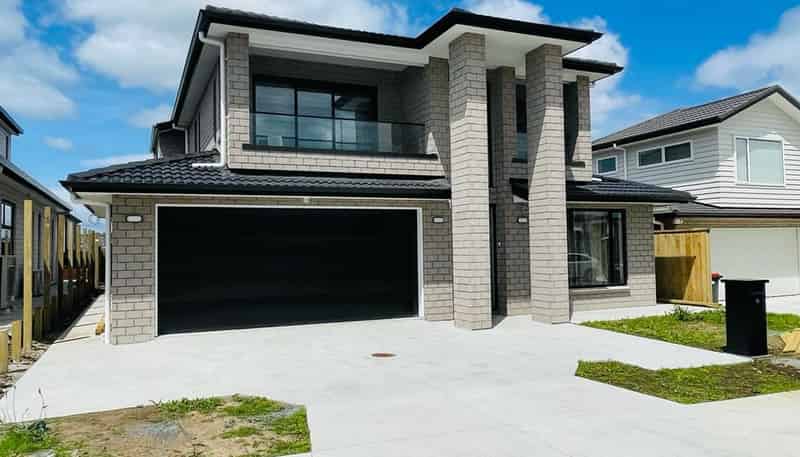 16 Yulia Road, Flat Bush