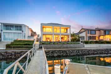 36 Rue D'Amarres, Gulf Harbour