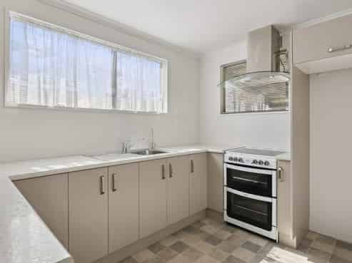 B/4 Ravelston Street, Saint Kilda