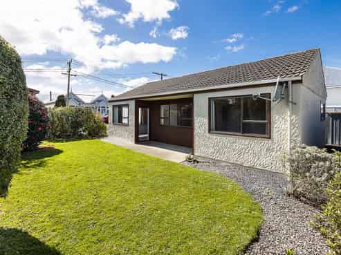 B/4 Ravelston Street, Saint Kilda