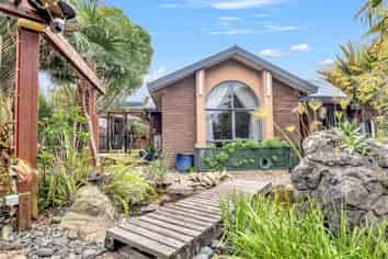 2 Saxon Woods Drive, Rototuna