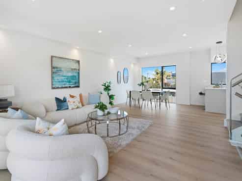 12B Angelo Avenue, Howick