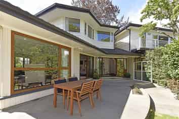 2 Hadlow Place, Burnside