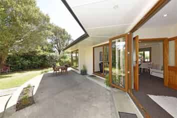 2 Hadlow Place, Burnside