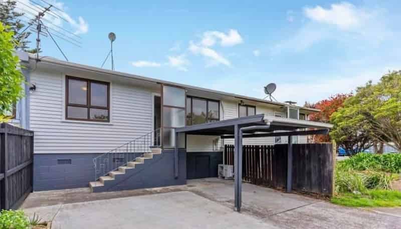 2/11 Rustic Avenue, Mount Roskill