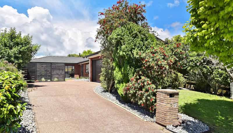 6 Millhouse Drive, Northpark