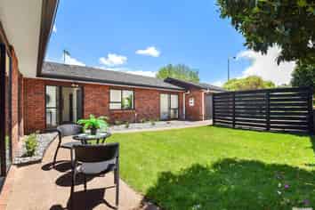 6 Millhouse Drive, Northpark