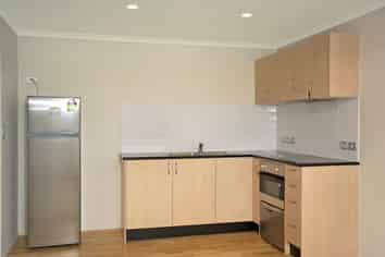 D404/176  Broadway, Newmarket