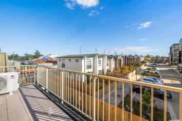 175/172 McLeod Road, Te Atatu South