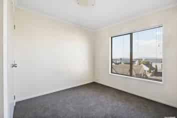 175/172 McLeod Road, Te Atatu South