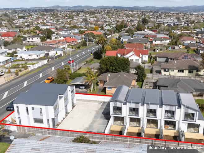 234 (x6 Lo Te Atatu Road, Te Atatu South