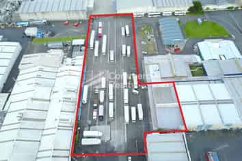 For Lease – 5,763M² Secure Yard With Offices