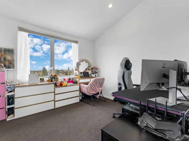 73 Helen Jenepher Lane, Mount Wellington